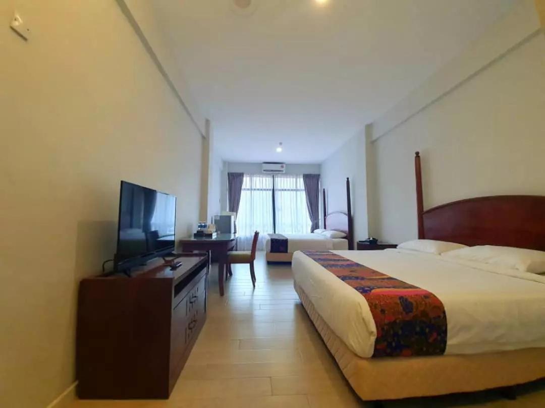 Adena Beach Resort Kuantan Eksteriør billede